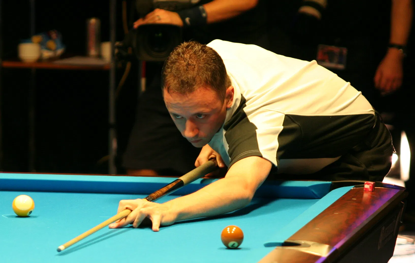Shane Van Boening at the table during a pro event