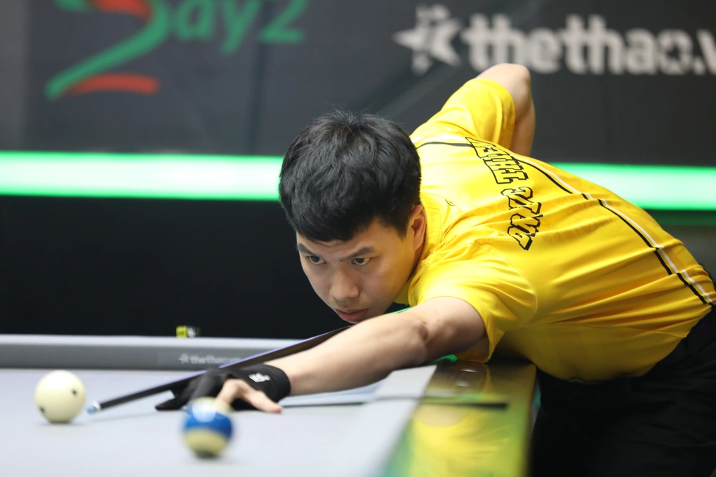 người chơi bida 8 bi